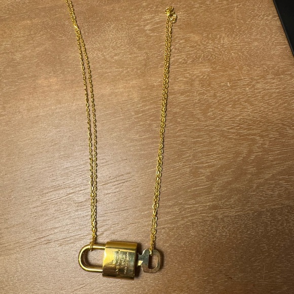 Louis Vuitton 2-in-1 Gold lock and key Necklace - Picture 1 of 4